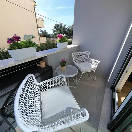 Alegria Apartment *